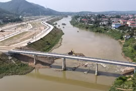 Phú Thọ: Cận cảnh cầu Vàng hơn 40 tỷ bắc qua sông Bứa