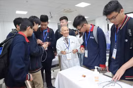 GS, PGS, tiến sĩ, giám định viên pháp y... sẽ được nghỉ hưu muộn hơn bình thường