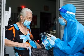 Hà Nội tháo gỡ khó khăn, giảm thiểu thủ tục hành chính trong quản lý F0 tại nhà