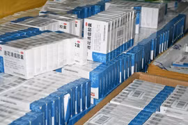 Thu giữ hơn 4.000 hộp thuốc điều trị Covid-19 không rõ nguồn gốc