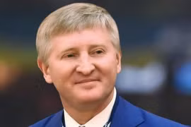Vì sao người giàu nhất Ukraine bị buộc rút khỏi mảng kinh doanh truyền thông?
