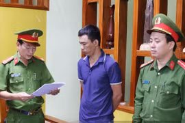 Bắt đối tượng 'liên thủ' với vợ lập doanh nghiệp buôn bán hóa đơn trái phép