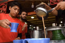 Cứu nền kinh tế, Pakistan khuyến khích người dân uống ít trà hơn