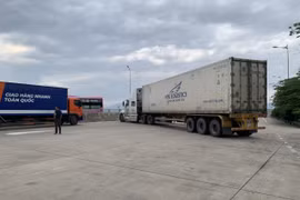 Xử lý lái xe điều khiển phương tiện chặn ngang đường cao tốc