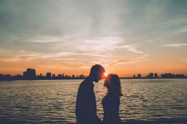 Những câu status hay về hoàng hôn và tình yêu