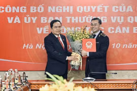 Trao Nghị quyết của Quốc hội về chức danh Tổng Kiểm toán nhà nước cho ông Ngô Văn Tuấn