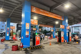 TP.Hồ Chí Minh: Số cửa hàng tạm hết xăng dầu vẫn tăng