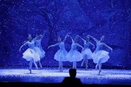 Vở ballet nổi tiếng ‘Kẹp hạt dẻ’ trở lại với khán giả TP Hồ Chí Minh