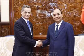Chủ tịch nước Nguyễn Xuân Phúc tiếp Đại sứ Chile chào từ biệt