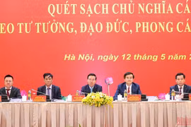Đấu tranh chống chủ nghĩa cá nhân phải xác định là nhiệm vụ cấp thiết