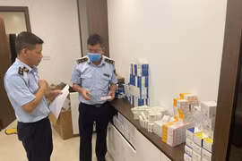 Phát hiện kho thuốc tây bất hợp pháp với số lượng “khủng”, chủ hàng khai nhập từ chợ thuốc Hapulico