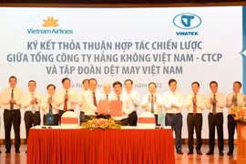 Vietnam Airlines và Vinatex hợp tác đẩy mạnh “Người Việt Nam ưu tiên dùng hàng Việt Nam”