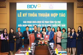 BIDV và Trường Đại học Y Hà Nội ký kết Thỏa thuận hợp tác giai đoạn 2023-2028 và trao tài trợ