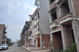 Vay ngân hàng mua bất động sản, nhà đầu tư mòn mỏi chờ Hoài Đức “lên” quận