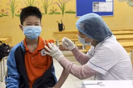 Phó Thủ tướng Vũ Đức Đam yêu cầu đẩy mạnh tiêm vaccine cho trẻ từ 5 đến dưới 12 tuổi
