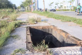 TP. HCM: Loạt nắp hố ga trên đường Tố Hữu ‘không cánh mà bay’, tiềm ẩn nguy cơ tai nạn