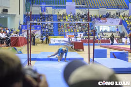 Đội tuyển Thể dục dụng cụ nữ Việt Nam ăn mừng hụt tấm HCV SEA Games 31