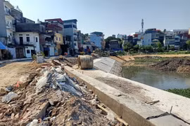 Dự án cải tạo hồ Linh Quang: Địa phương đốc thúc chủ đầu tư để tiến độ thi công ''ì ạch''