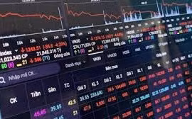 Cổ phiếu chứng khoán tăng tốc, Vn-Index vẫn đảo chiều đi xuống