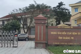 Khởi tố 2 cán bộ CDC Quảng Trị bán lại bộ xét nghiệm Covid-19 cho Công ty Việt Á