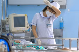 8 nguyên nhân khiến gần 9.400 nhân viên y tế thôi việc, bỏ việc