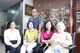 Quyền Bộ trưởng Đào Hồng Lan thăm gia đình Liệt sĩ, bác sĩ Đặng Thùy Trâm