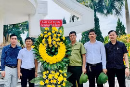 Báo Xây dựng tổ chức nhiều hoạt động ý nghĩa tri ân các Anh hùng Liệt sỹ và người có công với cách mạng