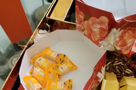Dở khóc, dở cười chuyện mua giỏ quà Tết trên mạng