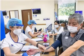 Kháng thể đơn dòng dự phòng COVID-19 bảo vệ người suy giảm miễn dịch