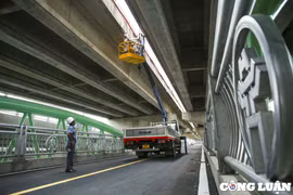 Cận cảnh cầu vòm sắt vượt hồ Linh Đàm trước ngày thông xe
