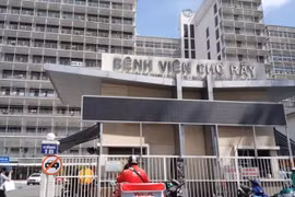 Ùn ứ tại khu khám ngoại trú, Giám đốc Bệnh viện Chợ Rẫy viết thư xin lỗi