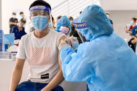 Rà soát, đẩy nhanh tiến độ tiêm vaccine phòng COVID-19 mũi 3 cho người từ 18 tuổi trở lên