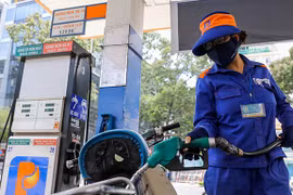 Tiêu điểm: Giá xăng liên tục lập đỉnh, quỹ bình ổn âm sâu: Quản lý, bình ổn thế nào?