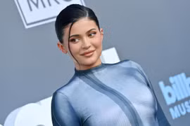 'Nữ hoàng Instagram' Kylie Jenner hối hận vì đặt tên con là Sói