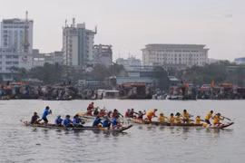 Huế: 500 vận động viên tranh tài Giải đua ghe trên sông Hương