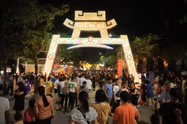 Khai trương tuyến phố đi bộ Thành cổ Sơn Tây, thúc đẩy thương mại, dịch vụ, du lịch