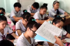 Bộ GDĐT trả lời cử tri về tình trạng trẻ em bị bạo hành, áp lực về học tập gia tăng