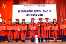 Năm 2030, nữ sẽ chiếm 35% tổng số tiến sĩ