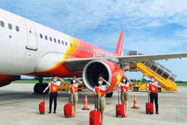 Vietjet thực hiện chuyến bay miễn phí đưa người Việt từ Ukraine về nước