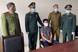 Đối tượng mua bán ma tuý sa lưới sau 19 năm lẩn trốn truy nã tại Lào