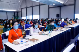 Xây dựng người Phụ nữ Việt Nam thời đại mới