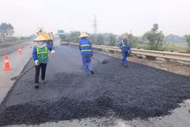 Hoàn thành 4 gói thầu sửa chữa hư hỏng mặt đường cao tốc Nội Bài - Lào Cai