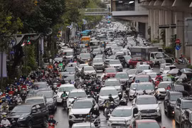 Hà Nội: Còn nhiều nút giao thường xuyên ùn tắc nghiêm trọng giờ cao điểm