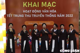 Khai mạc hoạt động văn hóa “Tết Trung thu truyền thống năm 2022” tại Phố Bích họa Phùng Hưng