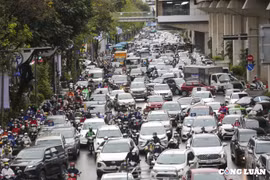 Hà Nội: Phân làn phương tiện, tổ chức giao thông thế nào để đạt hiệu quả?