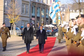 Thủ tướng Xavier Bettel chủ trì lễ đón chính thức Thủ tướng Phạm Minh Chính thăm Luxembourg