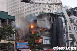 Hà Nội: Cháy lớn tại ngôi nhà 4 tầng trên phố Minh Khai