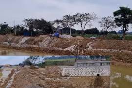 Hà Nội: Hàng chục mét tường bao, kè ao bị đổ sập tại thôn Phù Liễn xã Bắc Hồng ai chịu trách nhiệm?