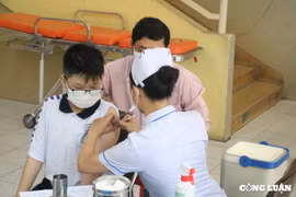 TP. HCM: Chương trình tiêm chủng mở rộng thiếu 2 loại vaccine