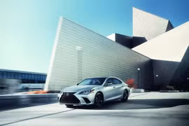 Lexus ES 2023 ra mắt: Trang bị nhiều tính năng mới, có thêm phiên bản thể thao